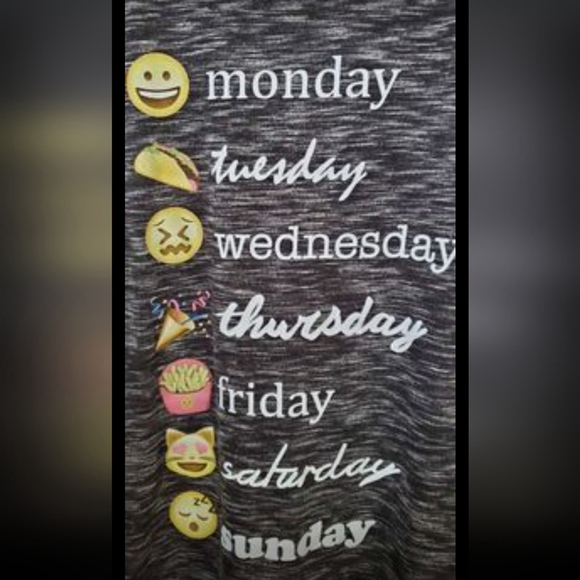 Juniors M Days of the Week Graphic T-Shirt - Picture 5 of 5